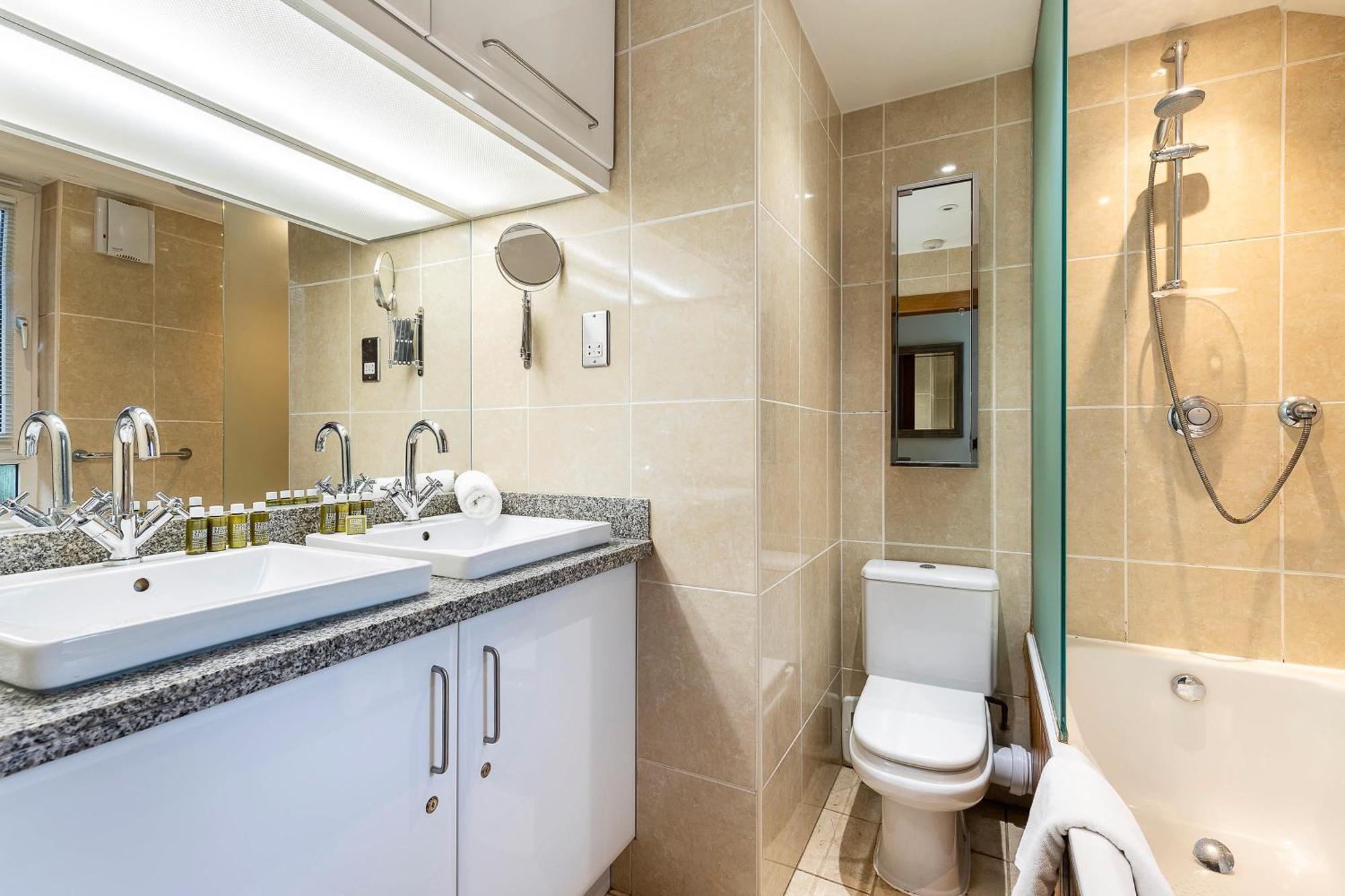 Tower Bridge 2Br Apartment For 6 With Terrace ロンドン エクステリア 写真